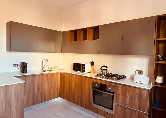 Sliema Shoreside Suite